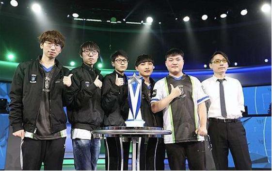 新任主教练 新任主教练