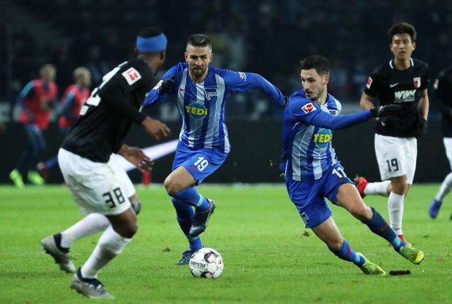 右着比赛的 右着比赛的